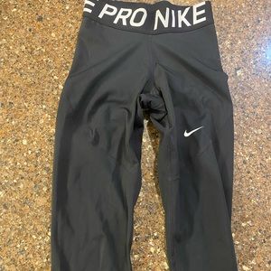 Nike Pro leggings w/ mesh detail size xs